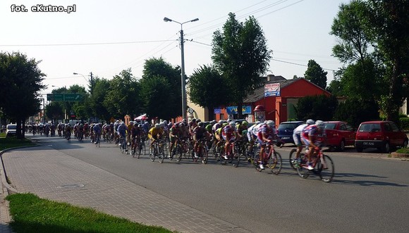 Kolarze na mecie w Kutnie