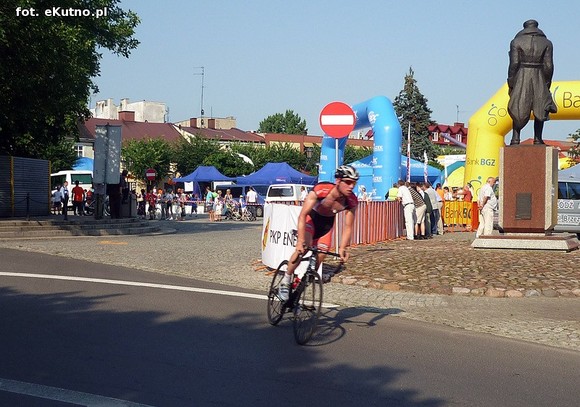 Kolarze na mecie w Kutnie
