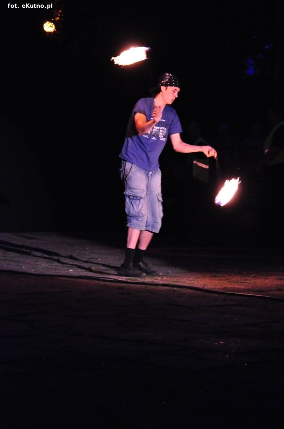 Pod patronatem eKutno.pl: Pierwszy dzień FIREPROOF Festiwal Ognia za nami