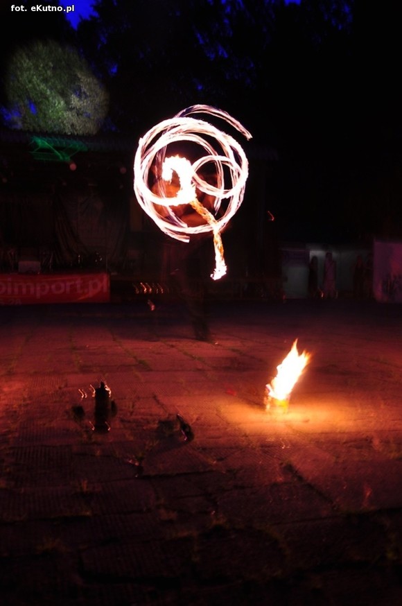 Pod patronatem eKutno.pl: Pierwszy dzień FIREPROOF Festiwal Ognia za nami