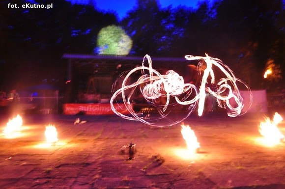 Pod patronatem eKutno.pl: Pierwszy dzień FIREPROOF Festiwal Ognia za nami