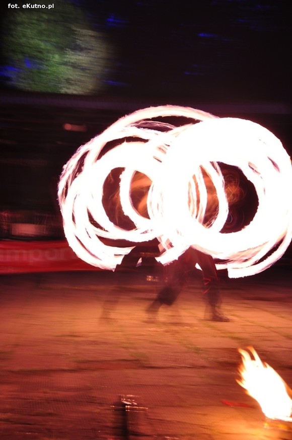 Pod patronatem eKutno.pl: Pierwszy dzień FIREPROOF Festiwal Ognia za nami