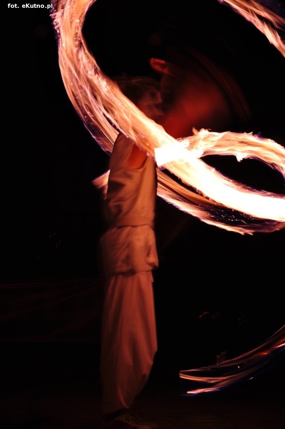 Pod patronatem eKutno.pl: Pierwszy dzień FIREPROOF Festiwal Ognia za nami
