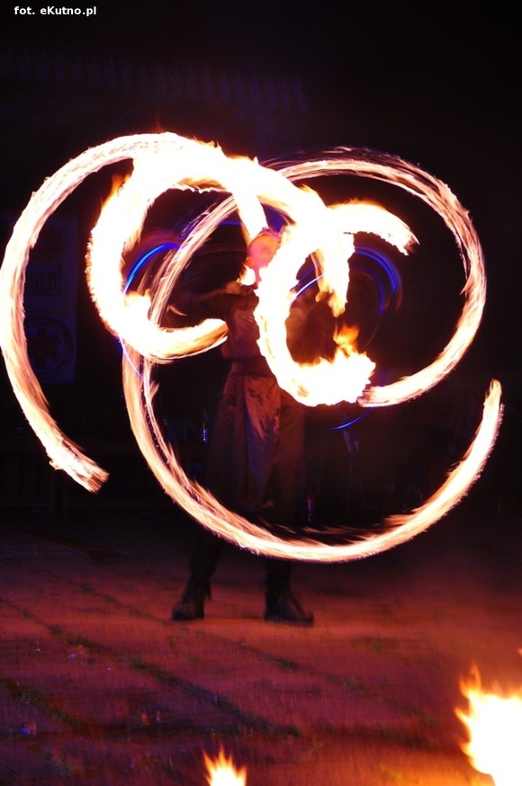 Pod patronatem eKutno.pl: Pierwszy dzień FIREPROOF Festiwal Ognia za nami