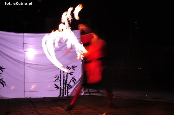Pod patronatem eKutno.pl: Pierwszy dzień FIREPROOF Festiwal Ognia za nami