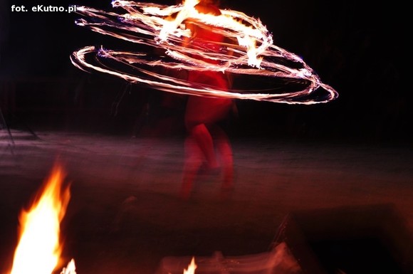 Pod patronatem eKutno.pl: Pierwszy dzień FIREPROOF Festiwal Ognia za nami