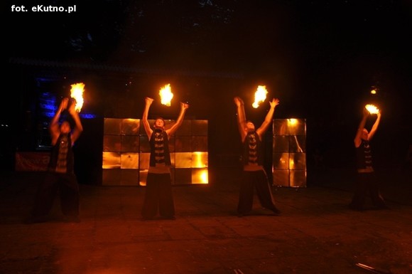 Pod patronatem eKutno.pl: Fireshow na wysokim poziomie. Kutnowski Festiwal Ognia zakończony