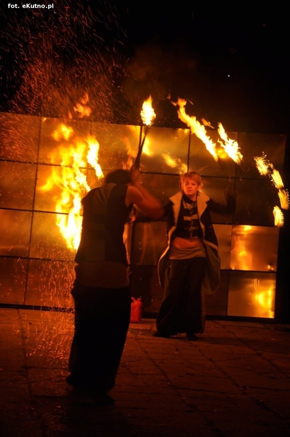 Pod patronatem eKutno.pl: Fireshow na wysokim poziomie. Kutnowski Festiwal Ognia zakończony