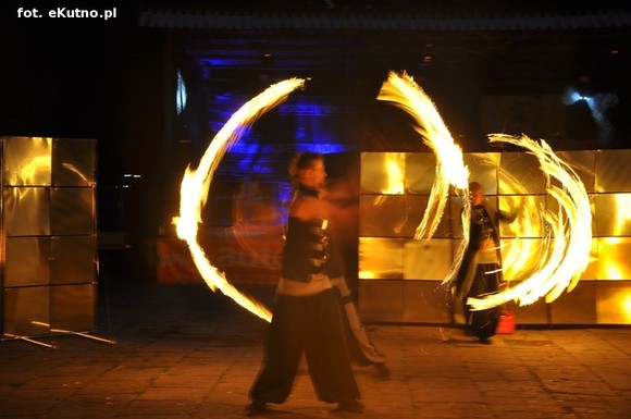 Pod patronatem eKutno.pl: Fireshow na wysokim poziomie. Kutnowski Festiwal Ognia zakończony