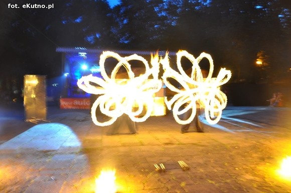 Pod patronatem eKutno.pl: Fireshow na wysokim poziomie. Kutnowski Festiwal Ognia zakończony