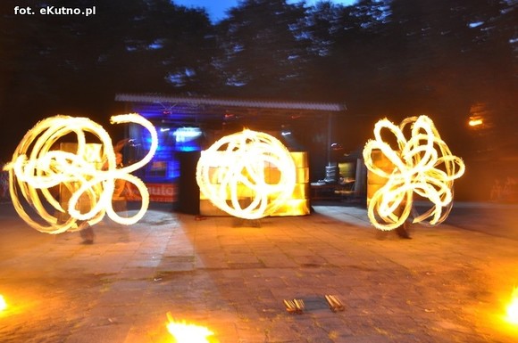 Pod patronatem eKutno.pl: Fireshow na wysokim poziomie. Kutnowski Festiwal Ognia zakończony