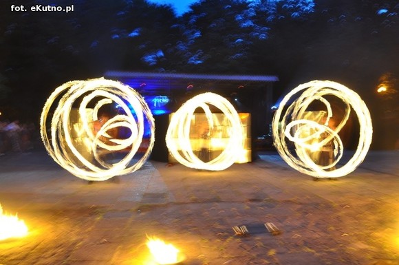 Pod patronatem eKutno.pl: Fireshow na wysokim poziomie. Kutnowski Festiwal Ognia zakończony