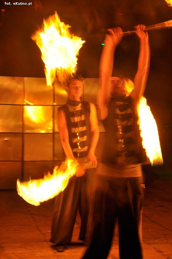 Pod patronatem eKutno.pl: Fireshow na wysokim poziomie. Kutnowski Festiwal Ognia zakończony