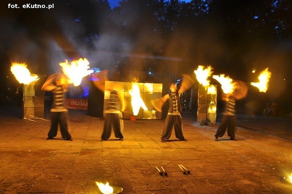 Pod patronatem eKutno.pl: Fireshow na wysokim poziomie. Kutnowski Festiwal Ognia zakończony