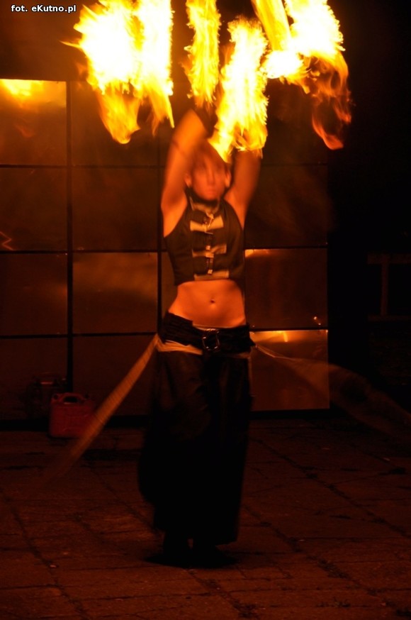 Pod patronatem eKutno.pl: Fireshow na wysokim poziomie. Kutnowski Festiwal Ognia zakończony