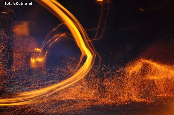 Pod patronatem eKutno.pl: Fireshow na wysokim poziomie. Kutnowski Festiwal Ognia zakończony