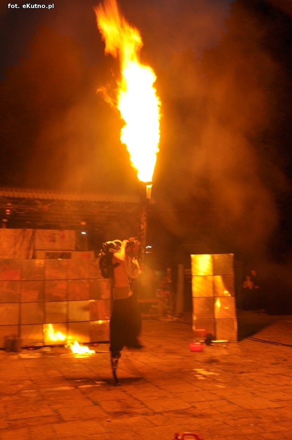 Pod patronatem eKutno.pl: Fireshow na wysokim poziomie. Kutnowski Festiwal Ognia zakończony