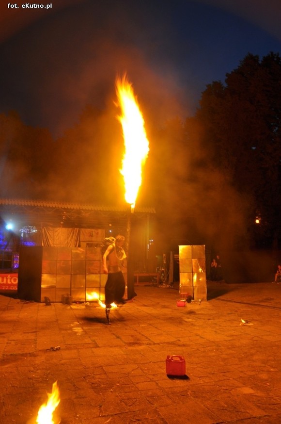 Pod patronatem eKutno.pl: Fireshow na wysokim poziomie. Kutnowski Festiwal Ognia zakończony
