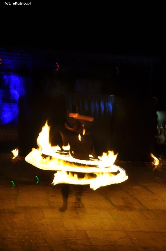 Pod patronatem eKutno.pl: Fireshow na wysokim poziomie. Kutnowski Festiwal Ognia zakończony