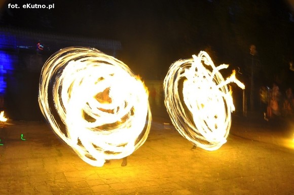 Pod patronatem eKutno.pl: Fireshow na wysokim poziomie. Kutnowski Festiwal Ognia zakończony