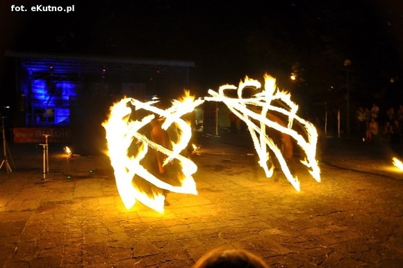 Pod patronatem eKutno.pl: Fireshow na wysokim poziomie. Kutnowski Festiwal Ognia zakończony