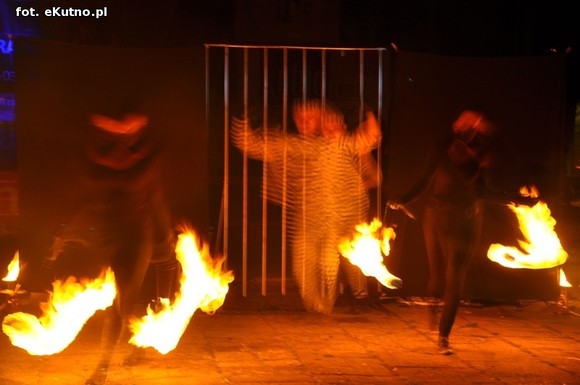 Pod patronatem eKutno.pl: Fireshow na wysokim poziomie. Kutnowski Festiwal Ognia zakończony