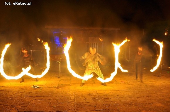 Pod patronatem eKutno.pl: Fireshow na wysokim poziomie. Kutnowski Festiwal Ognia zakończony