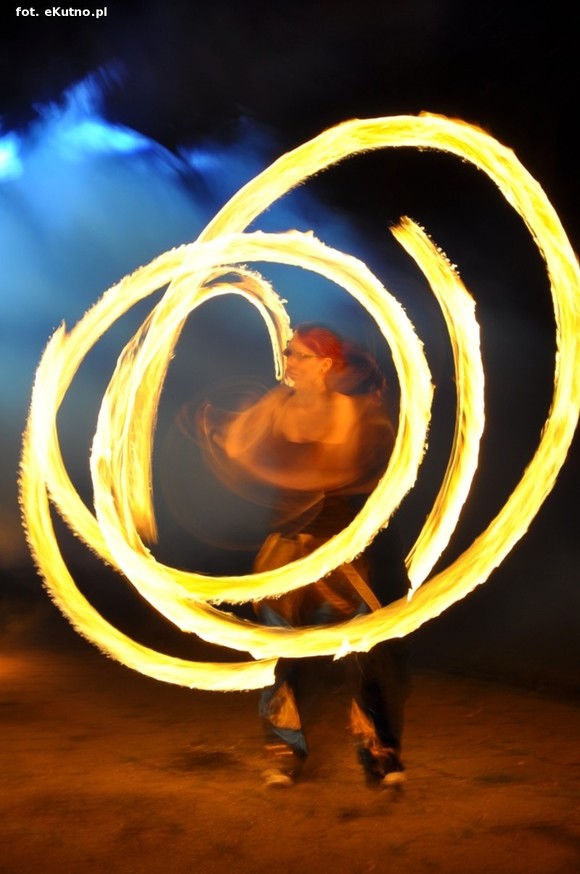 Pod patronatem eKutno.pl: Fireshow na wysokim poziomie. Kutnowski Festiwal Ognia zakończony