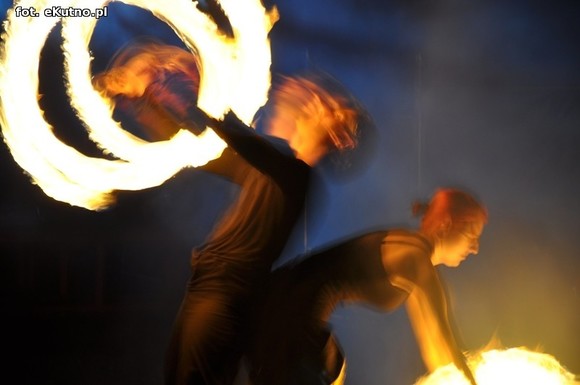 Pod patronatem eKutno.pl: Fireshow na wysokim poziomie. Kutnowski Festiwal Ognia zakończony