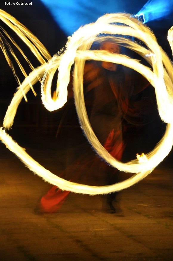 Pod patronatem eKutno.pl: Fireshow na wysokim poziomie. Kutnowski Festiwal Ognia zakończony