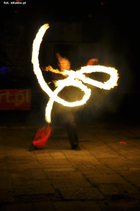 Pod patronatem eKutno.pl: Fireshow na wysokim poziomie. Kutnowski Festiwal Ognia zakończony
