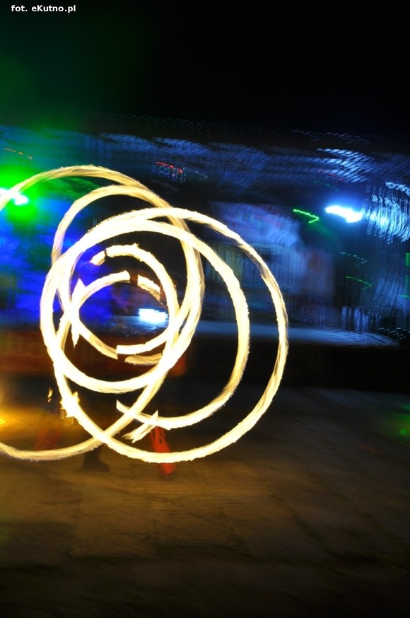 Pod patronatem eKutno.pl: Fireshow na wysokim poziomie. Kutnowski Festiwal Ognia zakończony