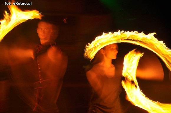 Pod patronatem eKutno.pl: Fireshow na wysokim poziomie. Kutnowski Festiwal Ognia zakończony