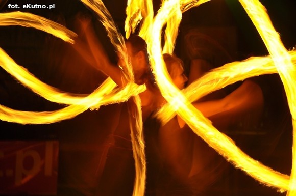Pod patronatem eKutno.pl: Fireshow na wysokim poziomie. Kutnowski Festiwal Ognia zakończony