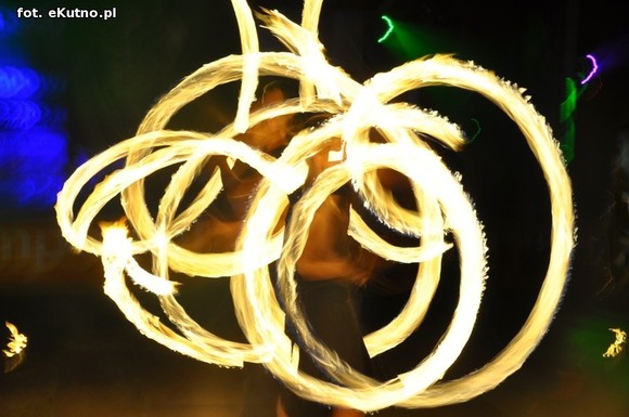 Pod patronatem eKutno.pl: Fireshow na wysokim poziomie. Kutnowski Festiwal Ognia zakończony