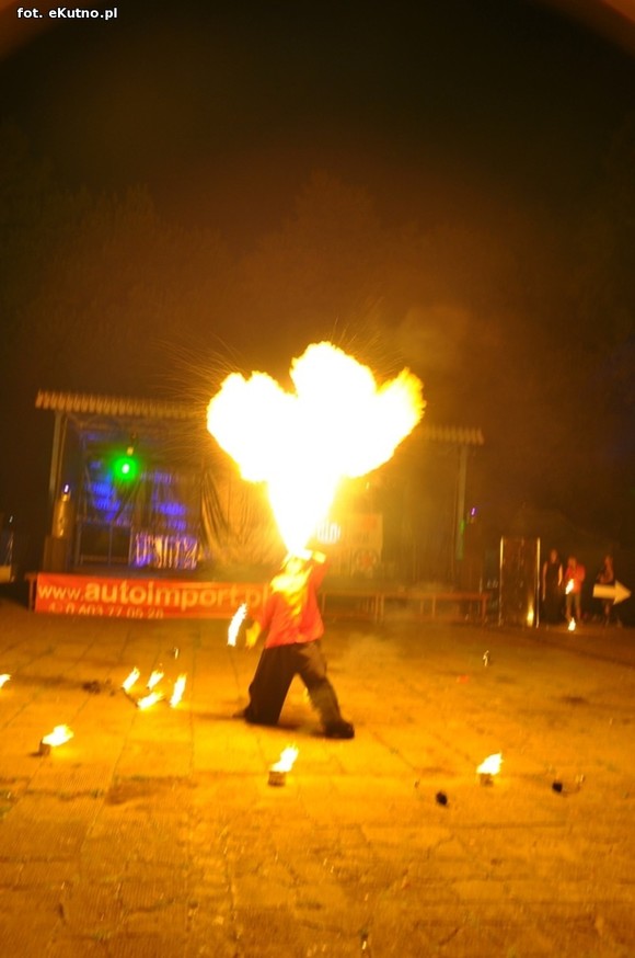 Pod patronatem eKutno.pl: Fireshow na wysokim poziomie. Kutnowski Festiwal Ognia zakończony