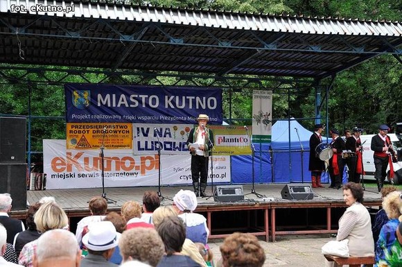 Nie zapominają o korzeniach polskiej kultury. Ludowa zabawa w parku Traugutta