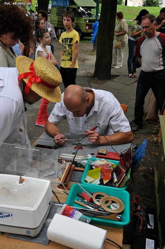 Nie zapominają o korzeniach polskiej kultury. Ludowa zabawa w parku Traugutta