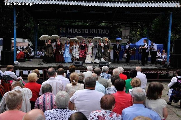 Nie zapominają o korzeniach polskiej kultury. Ludowa zabawa w parku Traugutta