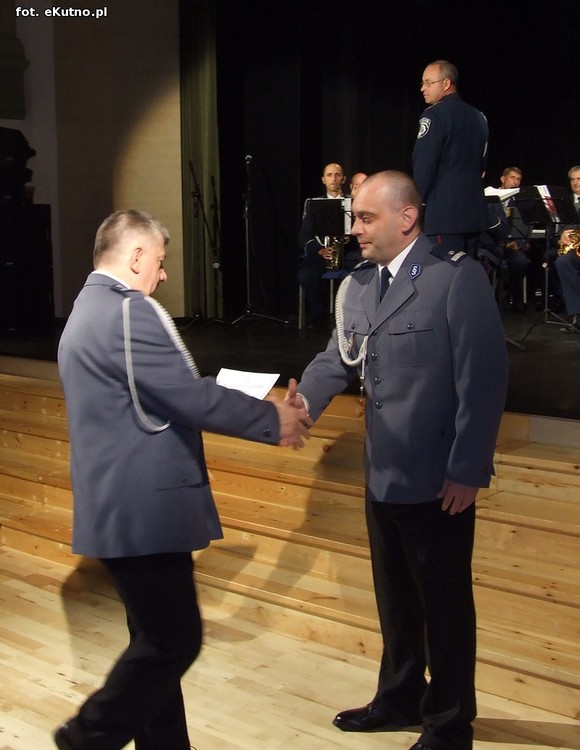 W Polsce walczą ze złem, a na Ukrainie... dobrze grają jazz. Święto Policji w Kutnie