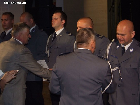 W Polsce walczą ze złem, a na Ukrainie... dobrze grają jazz. Święto Policji w Kutnie