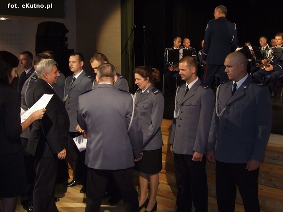 W Polsce walczą ze złem, a na Ukrainie... dobrze grają jazz. Święto Policji w Kutnie