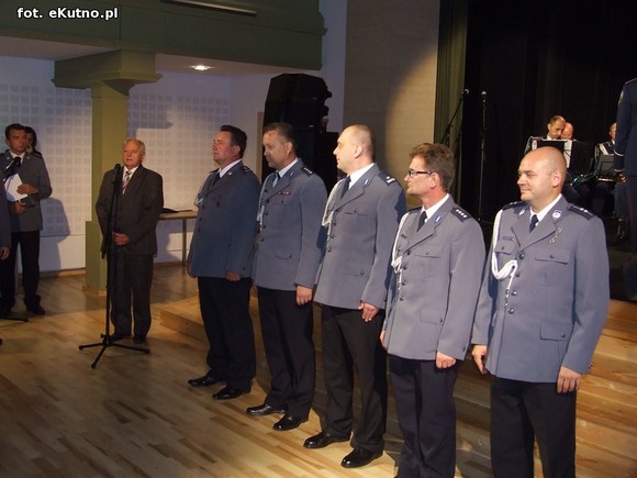 W Polsce walczą ze złem, a na Ukrainie... dobrze grają jazz. Święto Policji w Kutnie