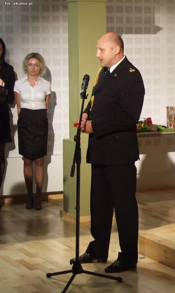 W Polsce walczą ze złem, a na Ukrainie... dobrze grają jazz. Święto Policji w Kutnie