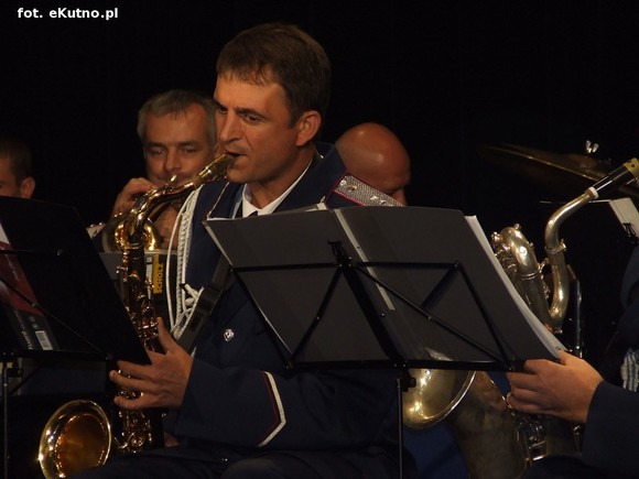 W Polsce walczą ze złem, a na Ukrainie... dobrze grają jazz. Święto Policji w Kutnie