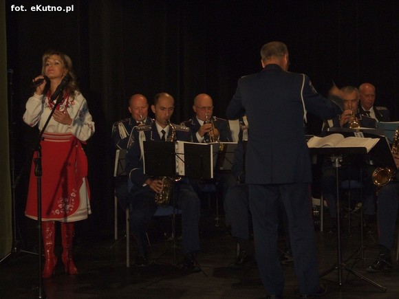 W Polsce walczą ze złem, a na Ukrainie... dobrze grają jazz. Święto Policji w Kutnie