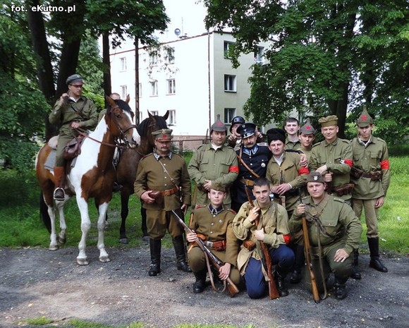 Salwy Zamojskiego Bractwa Rycerskiego, konie husarii i inscenizacje pierwszo-wojenne. Odyseja Historyczna. Rozdział III już od piątku