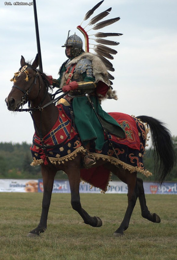 Salwy Zamojskiego Bractwa Rycerskiego, konie husarii i inscenizacje pierwszo-wojenne. Odyseja Historyczna. Rozdział III już od piątku