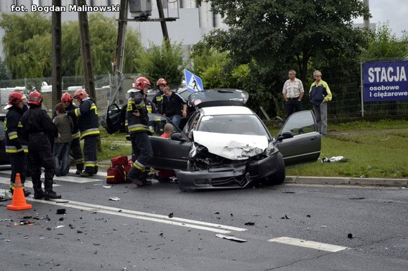 Wypadek drogowy. Skrzyżowanie ulic Holenderskiej i Józefów zablokowane