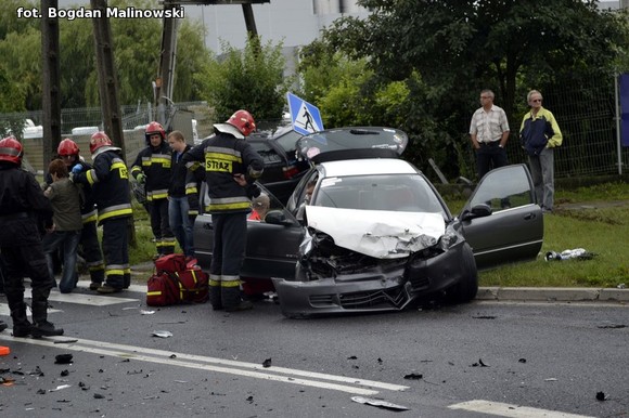Wypadek drogowy. Skrzyżowanie ulic Holenderskiej i Józefów zablokowane